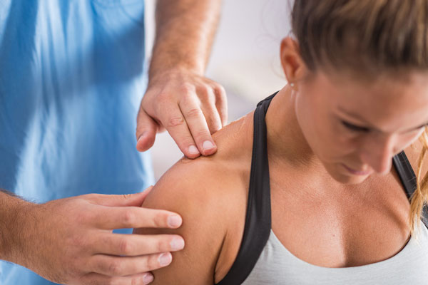 Shoulder Replacement vs. Shoulder Arthroscopy: Which Is Right for You?